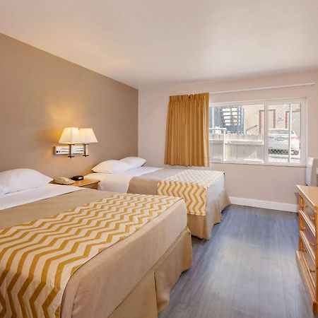 Travelodge By Wyndham יוריקה מראה חיצוני תמונה