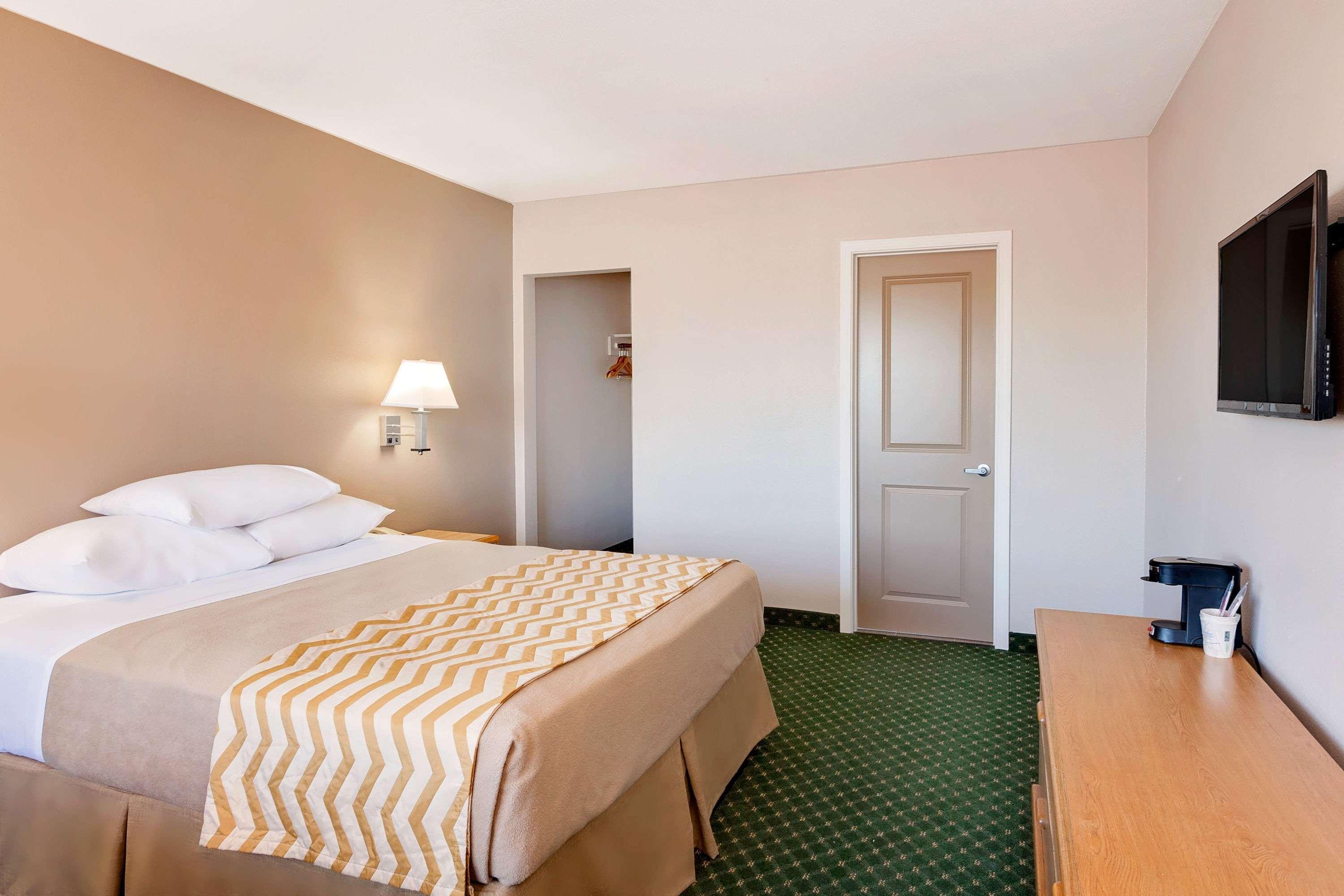 Travelodge By Wyndham יוריקה מראה חיצוני תמונה