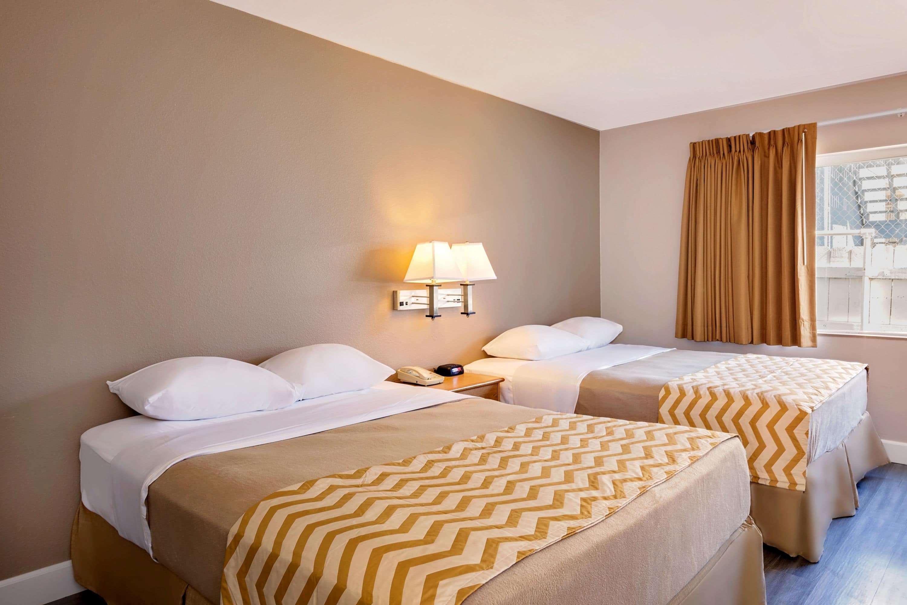 Travelodge By Wyndham יוריקה מראה חיצוני תמונה